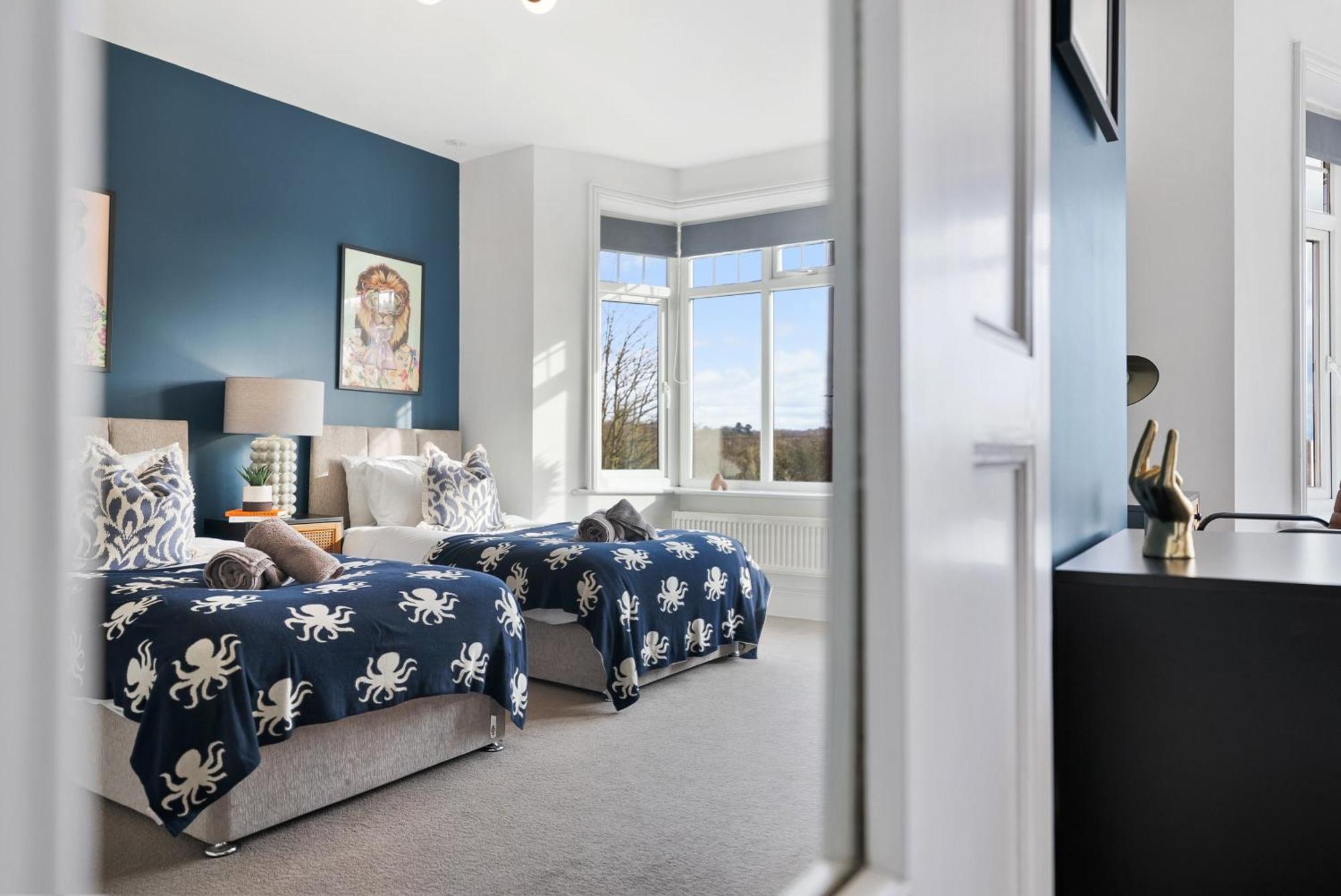 Long Term And Summer Special Offer! 5-Bedroom Spacious, Stunning Design, Sociable Areas & Cosy House Near South Downs Park, Sleeps 11 With Games Room, Private Parking And Garden- By Blue Puffin Stays Waterlooville Bagian luar foto
