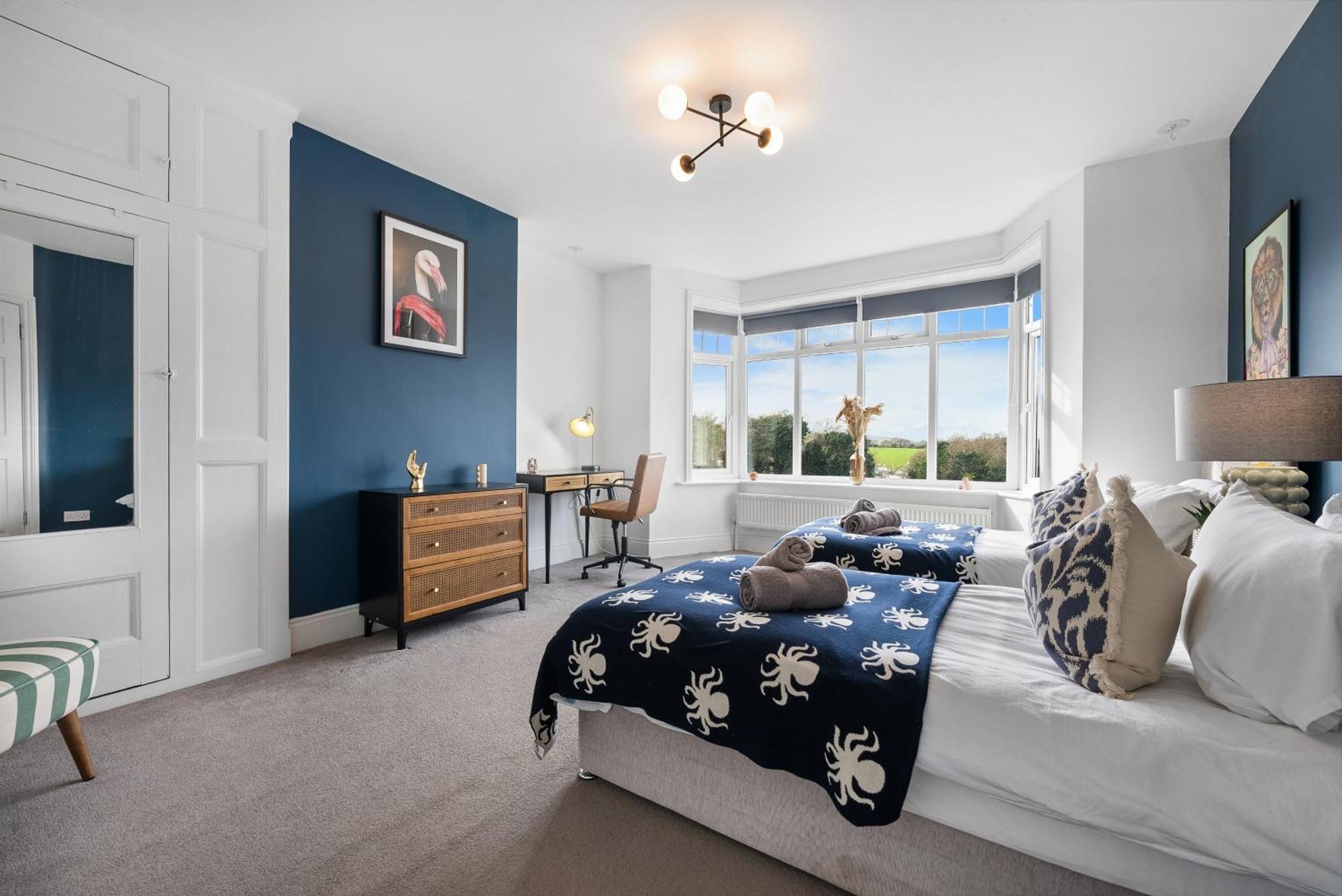 Long Term And Summer Special Offer! 5-Bedroom Spacious, Stunning Design, Sociable Areas & Cosy House Near South Downs Park, Sleeps 11 With Games Room, Private Parking And Garden- By Blue Puffin Stays Waterlooville Bagian luar foto