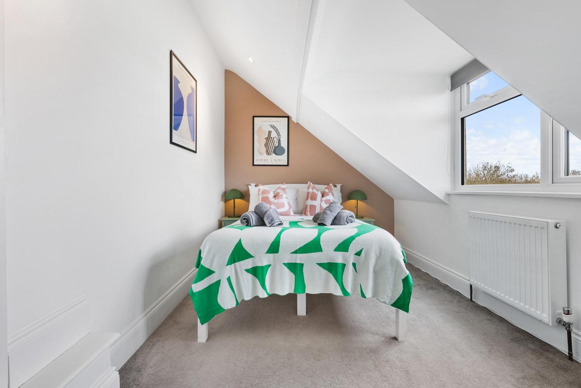 Long Term And Summer Special Offer! 5-Bedroom Spacious, Stunning Design, Sociable Areas & Cosy House Near South Downs Park, Sleeps 11 With Games Room, Private Parking And Garden- By Blue Puffin Stays Waterlooville Bagian luar foto