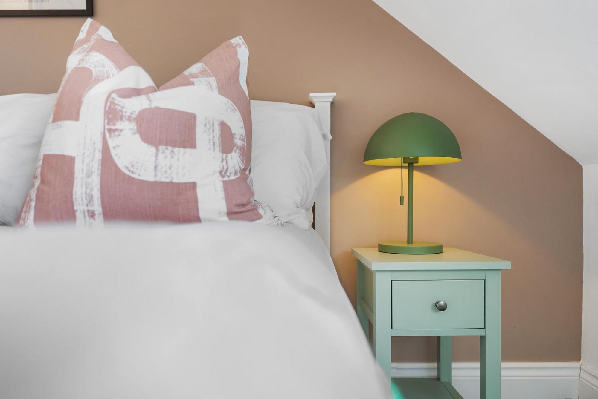 Long Term And Summer Special Offer! 5-Bedroom Spacious, Stunning Design, Sociable Areas & Cosy House Near South Downs Park, Sleeps 11 With Games Room, Private Parking And Garden- By Blue Puffin Stays Waterlooville Bagian luar foto
