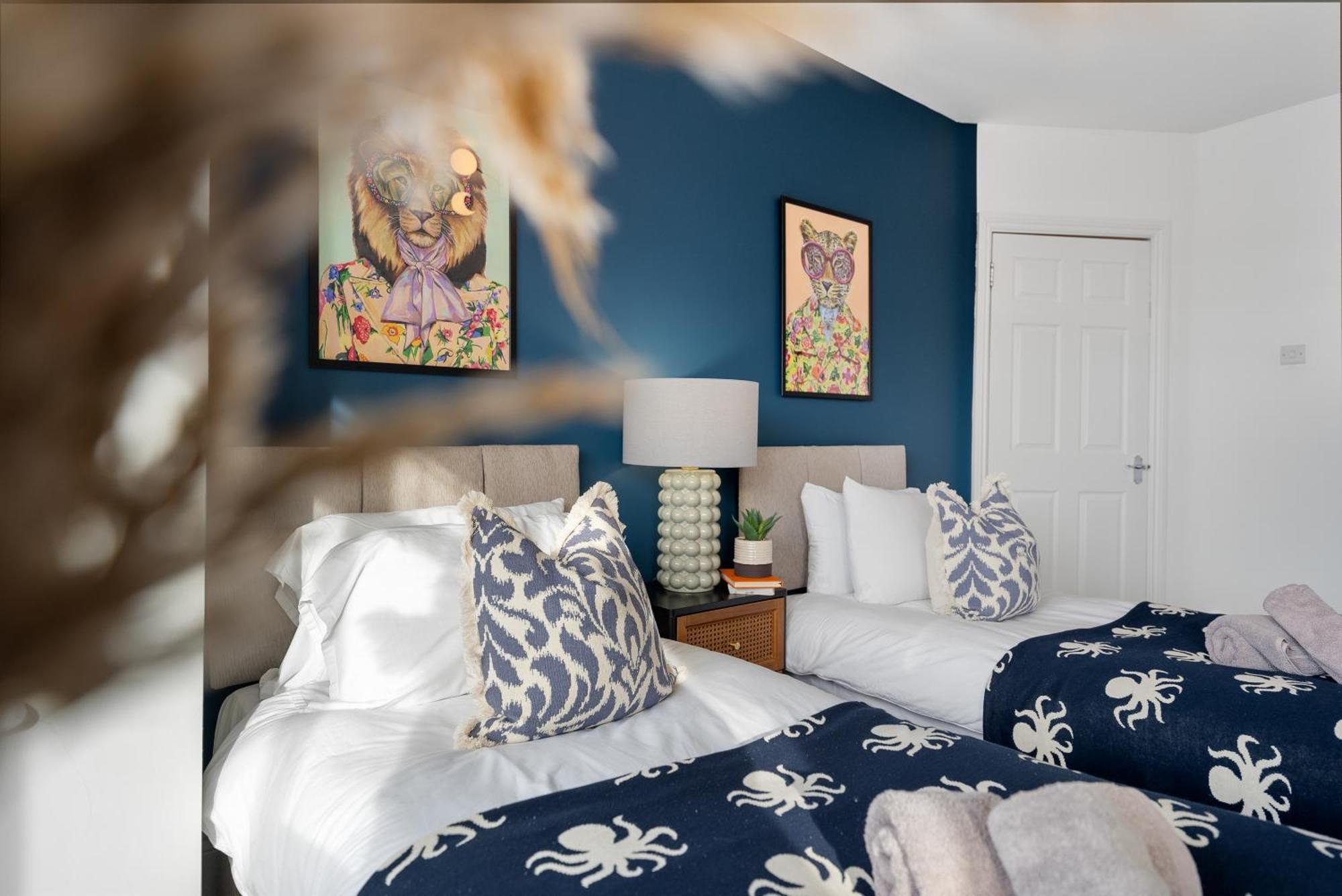 Long Term And Summer Special Offer! 5-Bedroom Spacious, Stunning Design, Sociable Areas & Cosy House Near South Downs Park, Sleeps 11 With Games Room, Private Parking And Garden- By Blue Puffin Stays Waterlooville Bagian luar foto