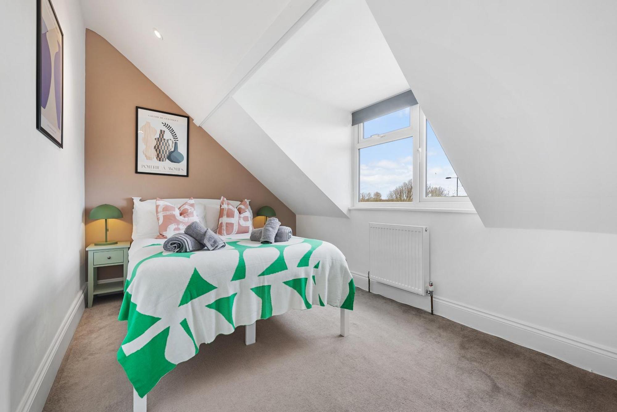 Long Term And Summer Special Offer! 5-Bedroom Spacious, Stunning Design, Sociable Areas & Cosy House Near South Downs Park, Sleeps 11 With Games Room, Private Parking And Garden- By Blue Puffin Stays Waterlooville Bagian luar foto